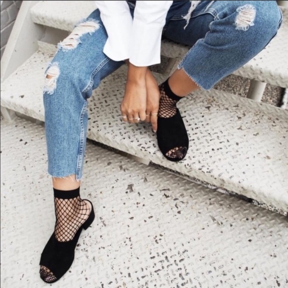 𝗡𝗘𝗪 Fishnet Socks - Picture 3 of 6